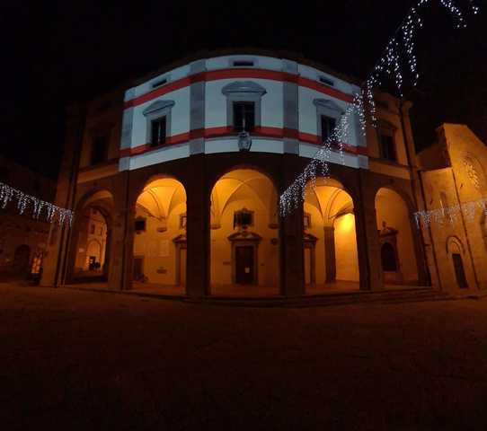 “Festa della Toscana”, si accendono le luci su Palazzo delle Laudi